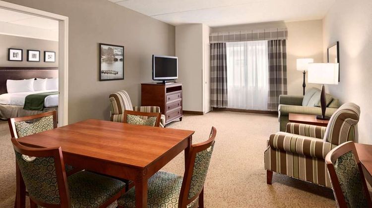 Country Inn & Suites Buffalo South I-90 Suite