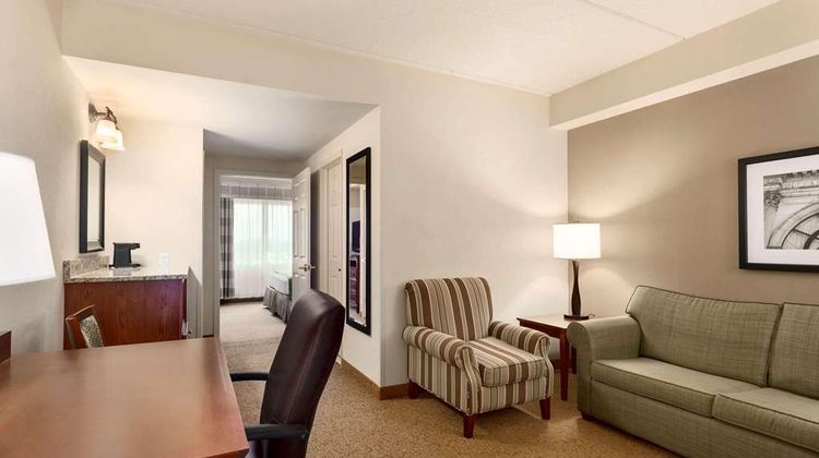 Country Inn & Suites Buffalo South I-90 Suite