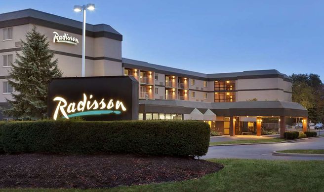 Radisson Inn Akron/Fairlawn Exterior