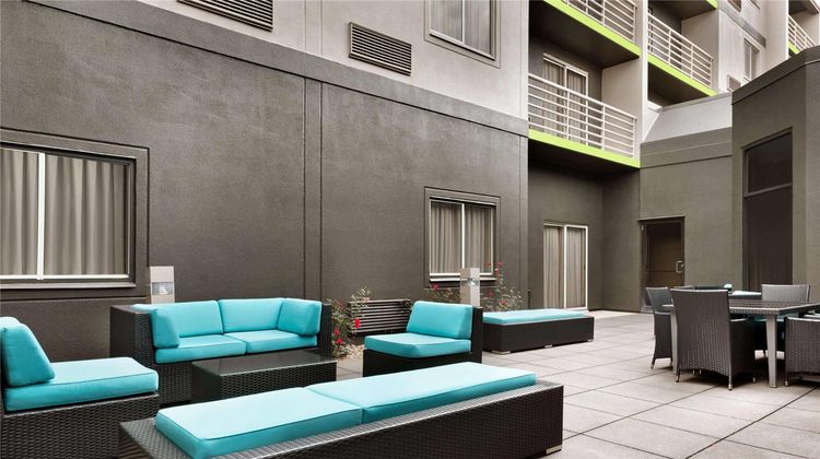 Radisson Inn Akron/Fairlawn Exterior