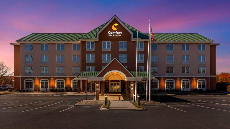 <b>Comfort Inn & Suites Cuyahoga Falls Exterior</b>. Images powered by <a href="https://iceportal.shijigroup.com/" title="IcePortal" target="_blank">IcePortal</a>.