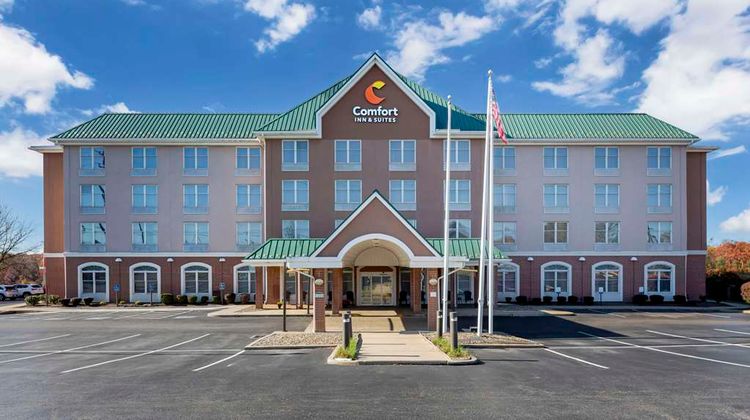 Comfort Inn & Suites Cuyahoga Falls Exterior