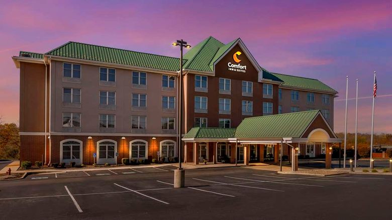 <b>Comfort Inn & Suites Cuyahoga Falls Exterior</b>. Images powered by <a href="https://iceportal.shijigroup.com/" title="IcePortal" target="_blank">IcePortal</a>.