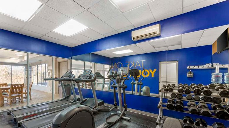 <b>Comfort Inn & Suites Cuyahoga Falls Health</b>. Images powered by <a href="https://iceportal.shijigroup.com/" title="IcePortal" target="_blank">IcePortal</a>.