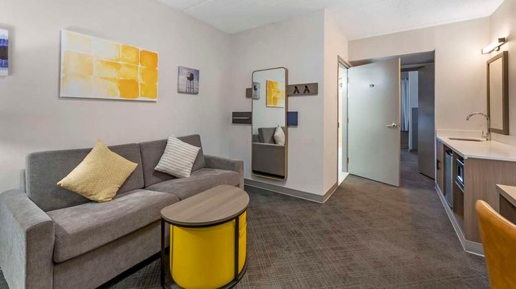 Comfort Inn & Suites Cuyahoga Falls Suite