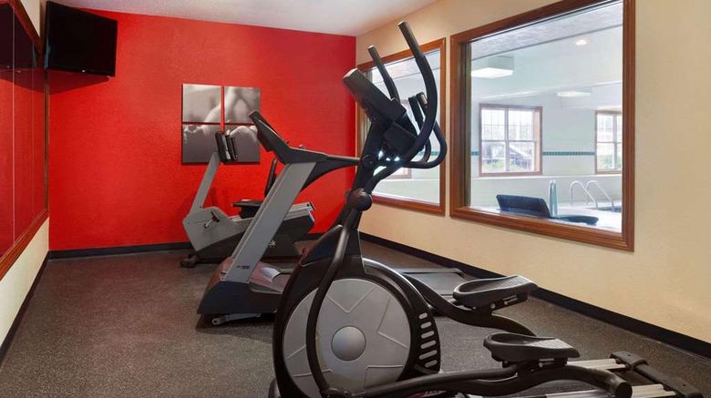 <b>Country Inn & Suites Macedonia Health</b>. Images powered by <a href="https://iceportal.shijigroup.com/" title="IcePortal" target="_blank">IcePortal</a>.
