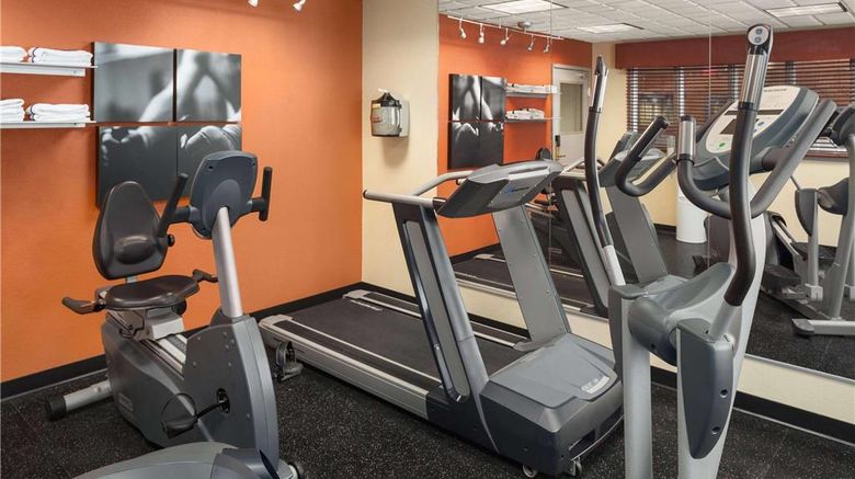 <b>Country Inn & Suites Lima Health</b>. Images powered by <a href="https://iceportal.shijigroup.com/" title="IcePortal" target="_blank">IcePortal</a>.