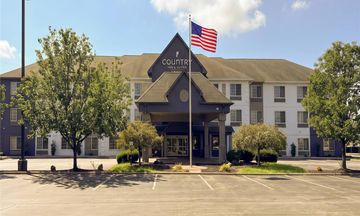Country Inn & Suites Lima