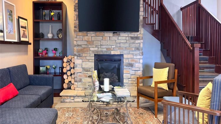 Country Inn & Suites Lima Lobby