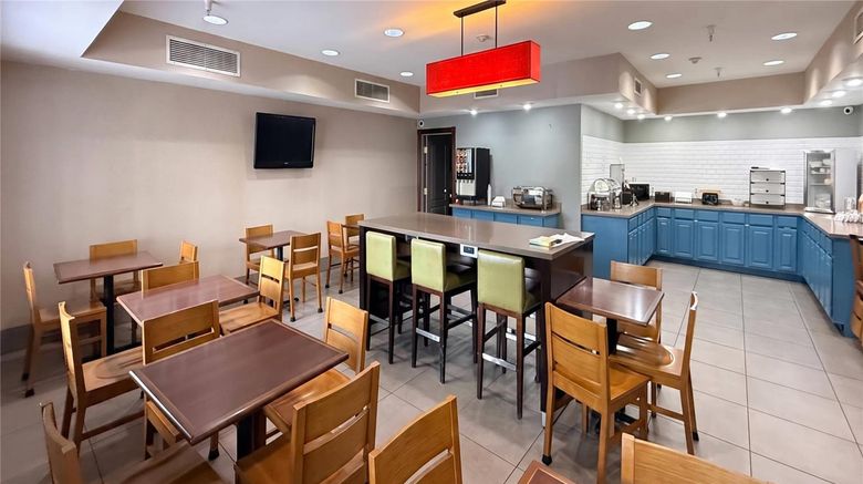 <b>Country Inn & Suites Lima Restaurant</b>. Images powered by <a href="https://iceportal.shijigroup.com/" title="IcePortal" target="_blank">IcePortal</a>.