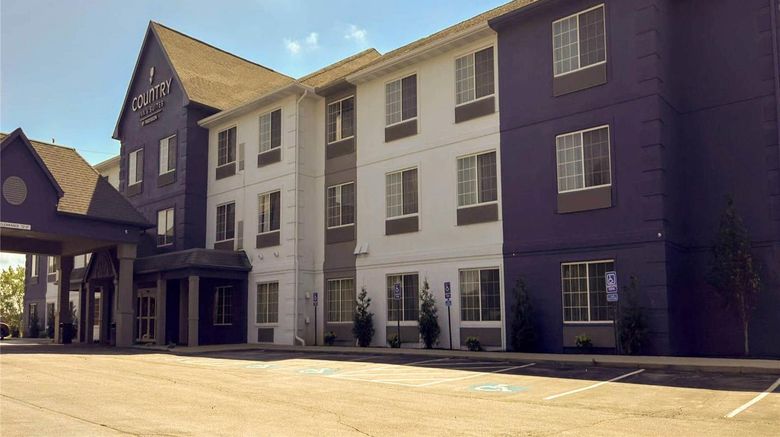 <b>Country Inn & Suites Lima Exterior</b>. Images powered by <a href="https://iceportal.shijigroup.com/" title="IcePortal" target="_blank">IcePortal</a>.