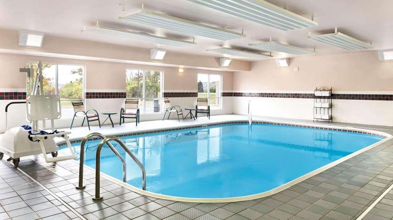 <b>Country Inn & Suites Marion Pool</b>. Images powered by <a href="https://iceportal.shijigroup.com/" title="IcePortal" target="_blank">IcePortal</a>.
