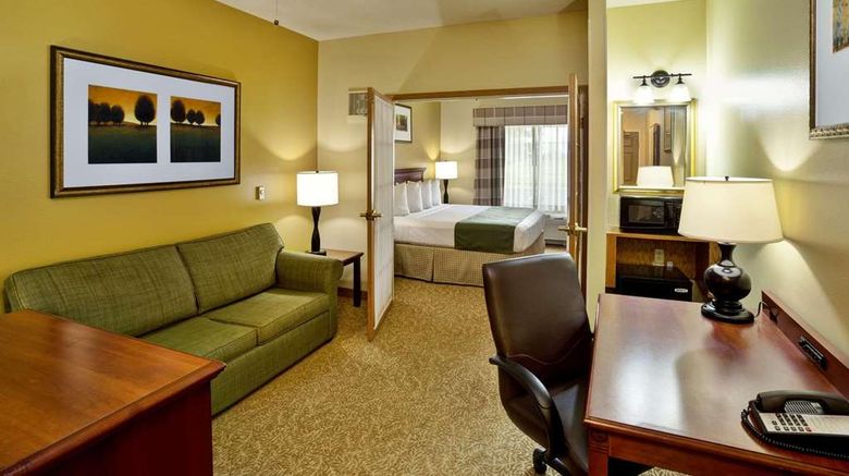 <b>Country Inn & Suites Marion Suite</b>. Images powered by <a href="https://iceportal.shijigroup.com/" title="IcePortal" target="_blank">IcePortal</a>.