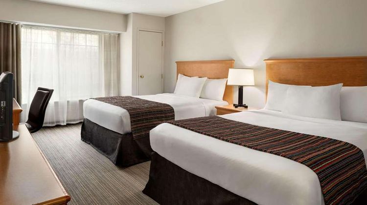 Country Inn & Suites Columbus Airport Room