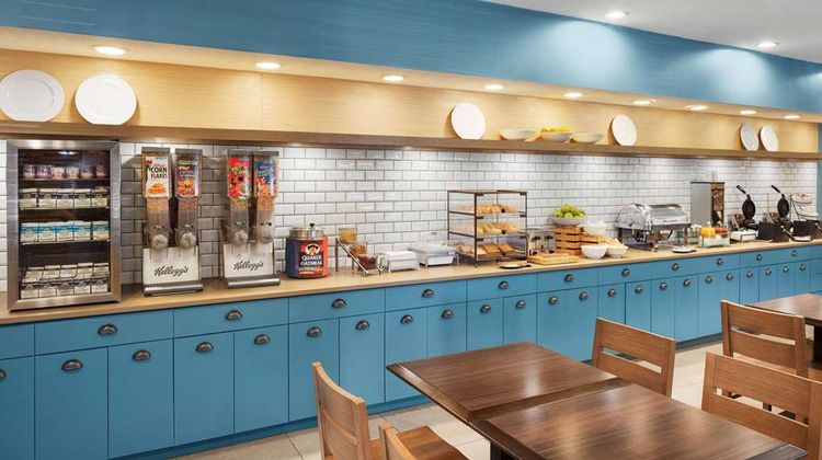 Country Inn & Suites Columbus Airport Restaurant