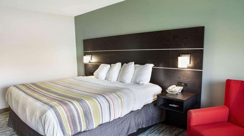 <b>Country Inn & Suites Columbus West Room</b>. Images powered by <a href="https://iceportal.shijigroup.com/" title="IcePortal" target="_blank">IcePortal</a>.