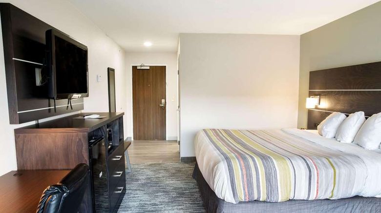 <b>Country Inn & Suites Columbus West Room</b>. Images powered by <a href="https://iceportal.shijigroup.com/" title="IcePortal" target="_blank">IcePortal</a>.