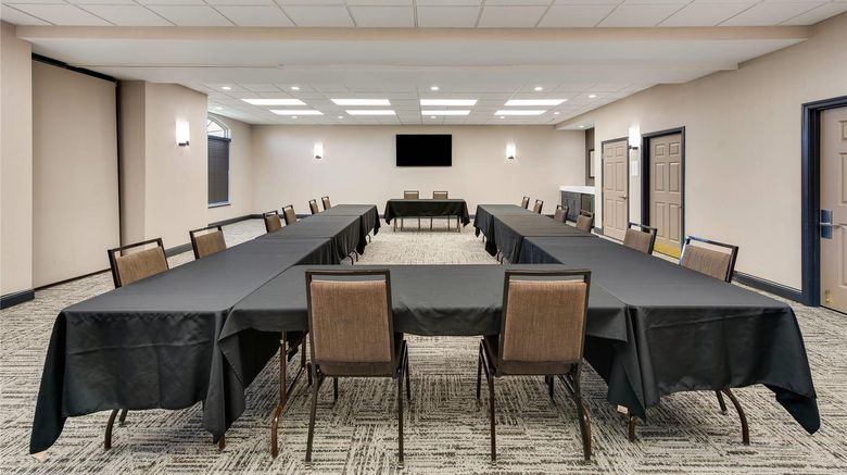 <b>Country Inn & Suites Findlay Meeting</b>. Images powered by <a href="https://iceportal.shijigroup.com/" title="IcePortal" target="_blank">IcePortal</a>.