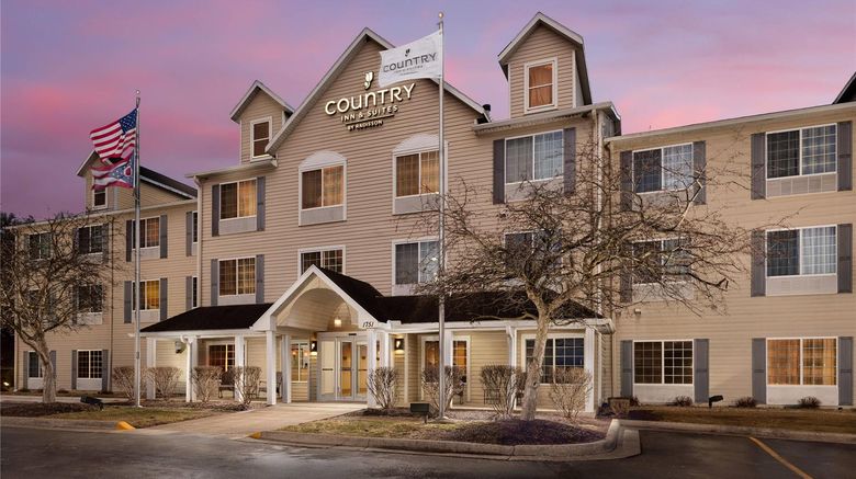 Country Inn  and  Suites Springfield Exterior. Images powered by <a href="https://iceportal.shijigroup.com" target="_blank" rel="noopener">Ice Portal</a>.