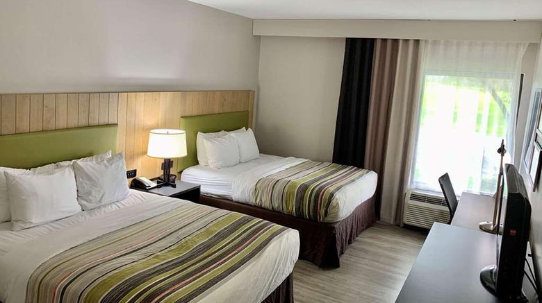 Country Inn  and  Suites Sandusky South Room. Images powered by <a href="https://iceportal.shijigroup.com" target="_blank" rel="noopener">Ice Portal</a>.