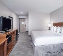 Country Inn & Suites Toledo Room
