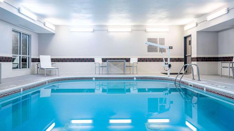 Country Inn & Suites Toledo Pool