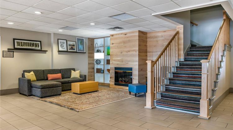 Country Inn & Suites Toledo South Lobby