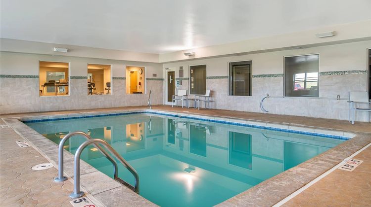 Country Inn & Suites Toledo South Pool