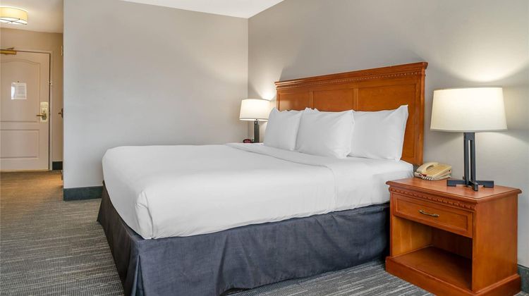 Country Inn & Suites Toledo South Suite