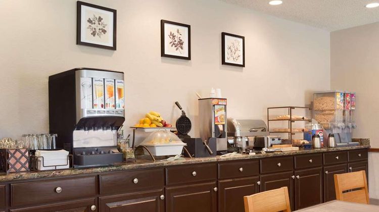 Country Inn & Suites Norman Restaurant