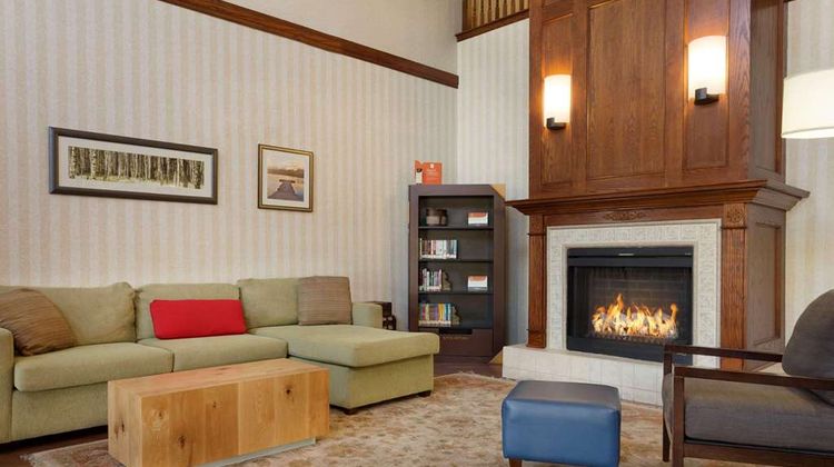 Country Inn & Suites Norman Lobby
