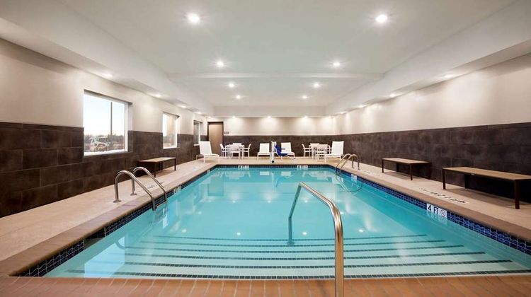 Country Inn & Suites Enid Pool
