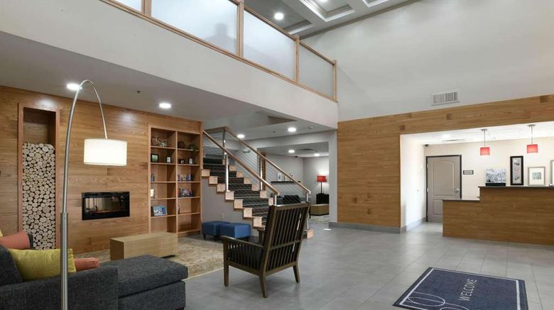 <b>Country Inn & Suites by Radisson Lobby</b>. Images powered by <a href="https://iceportal.shijigroup.com/" title="IcePortal" target="_blank">IcePortal</a>.