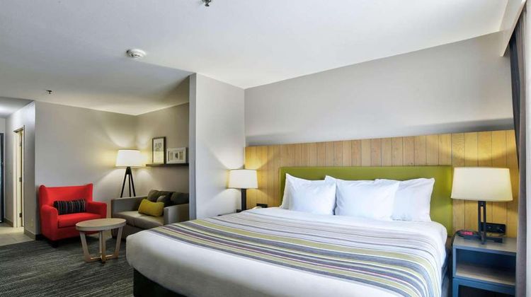 Country Inn & Suites by Radisson Suite