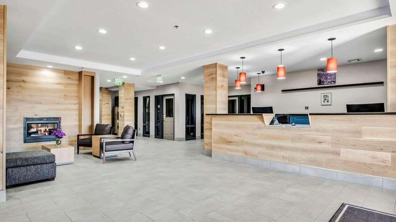 <b>Country Inn & Suites Oklahoma City NW Lobby</b>. Images powered by <a href="https://iceportal.shijigroup.com/" title="IcePortal" target="_blank">IcePortal</a>.