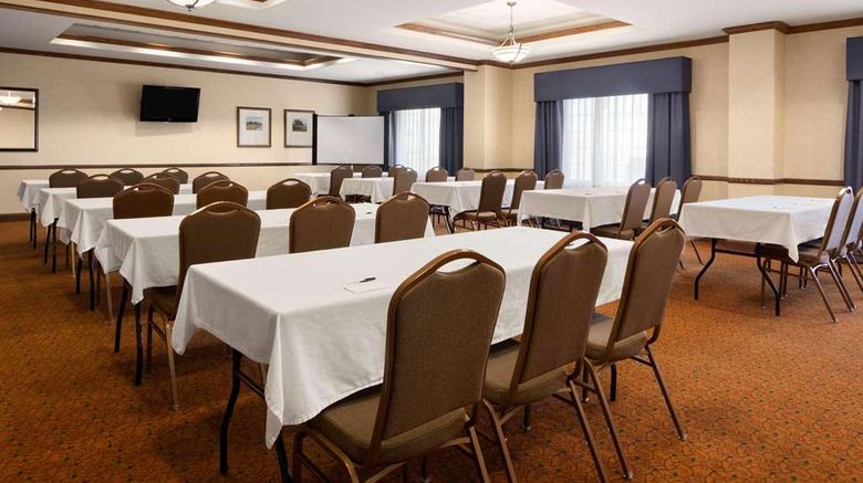 <b>Country Inn & Suites by Radisson Meeting</b>. Images powered by <a href="https://iceportal.shijigroup.com/" title="IcePortal" target="_blank">IcePortal</a>.