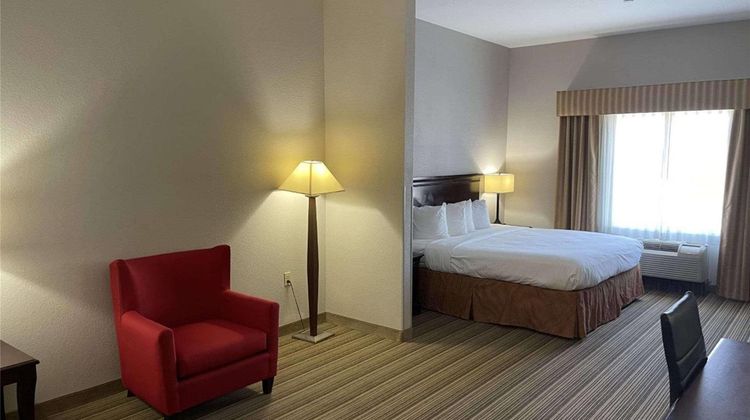 Country Inn & Suites by Radisson Suite