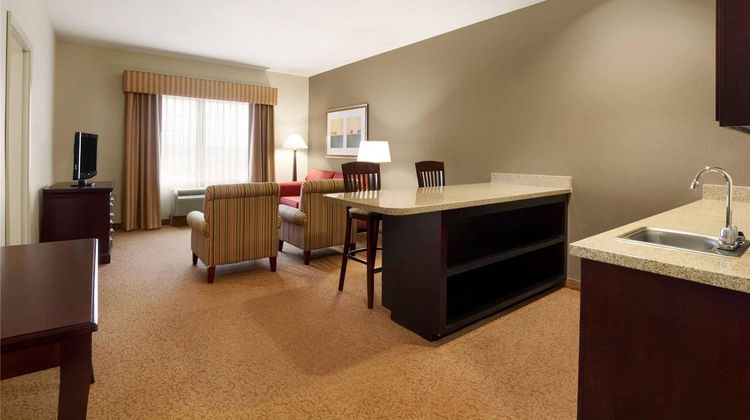 Country Inn & Suites by Radisson Suite