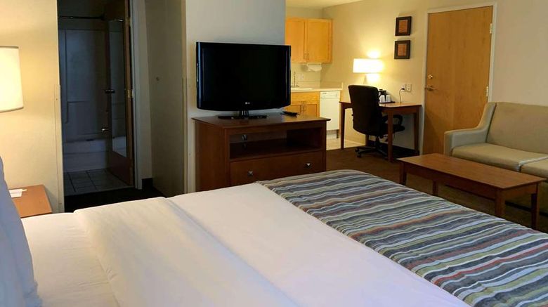<b>Country Inn & Suites by Radisson Bend,OR Suite</b>. Images powered by <a href="https://iceportal.shijigroup.com/" title="IcePortal" target="_blank">IcePortal</a>.