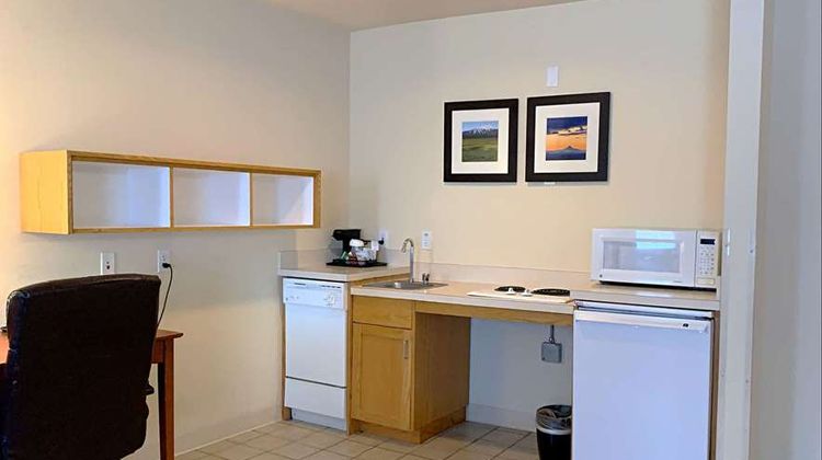 Country Inn & Suites by Radisson Bend,OR Suite