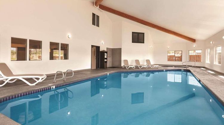 Country Inn & Suites Prineville Pool