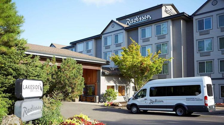 Radisson Hotel Portland Airport Exterior