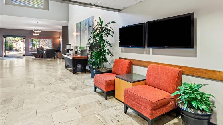 <b>Radisson Hotel Portland Airport Lobby</b>. Images powered by <a href="https://iceportal.shijigroup.com/" title="IcePortal" target="_blank">IcePortal</a>.