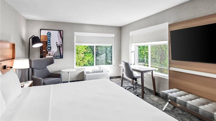Radisson Hotel Portland Airport Suite