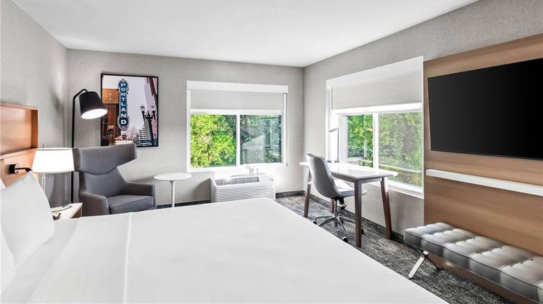 <b>Radisson Hotel Portland Airport Suite</b>. Images powered by <a href="https://iceportal.shijigroup.com/" title="IcePortal" target="_blank">IcePortal</a>.