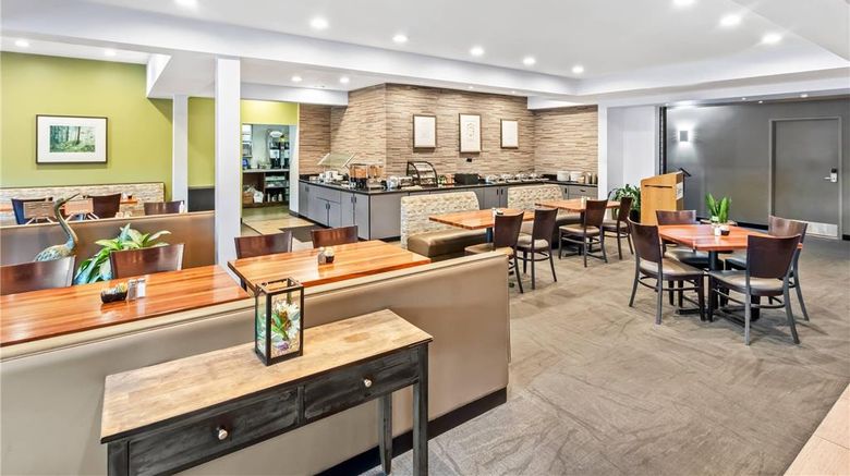 <b>Radisson Hotel Portland Airport Restaurant</b>. Images powered by <a href="https://iceportal.shijigroup.com/" title="IcePortal" target="_blank">IcePortal</a>.