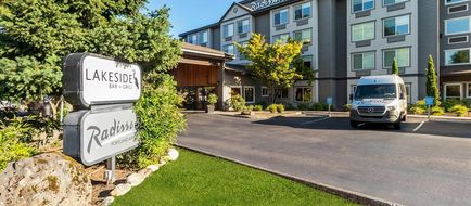 Radisson Hotel Portland Airport Exterior