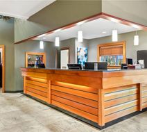 Radisson Hotel Portland Airport Lobby