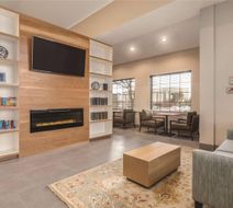 Country Inn & Suites By Radisson, Erie Lobby