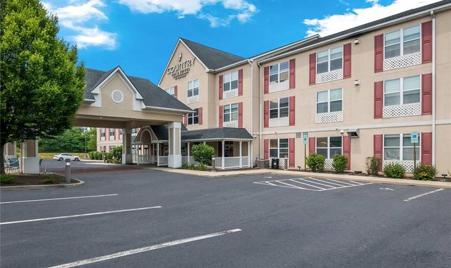 Country Inn & Suites Harrisburg NE Exterior